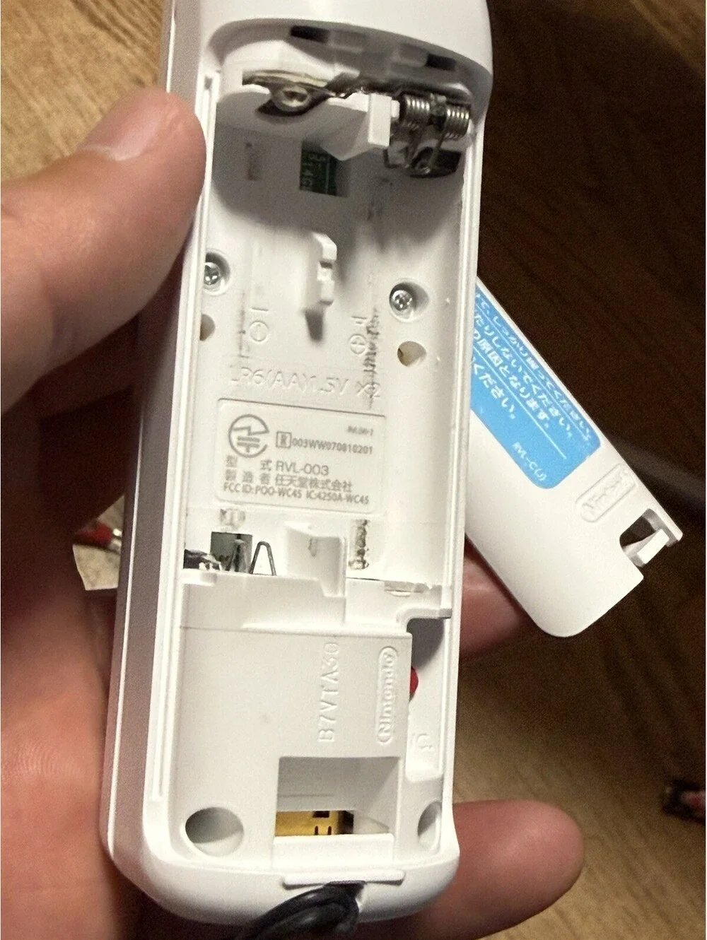 Nintendo Wii Controller Wii Remote W/cover , Not Working ( Parts ) Lot Of 2